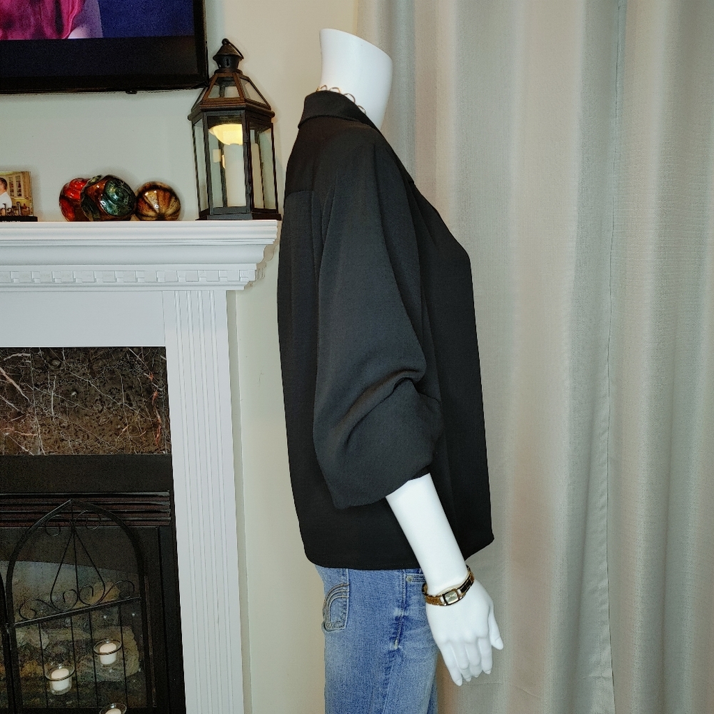 Luxe Apothetique Cross front V-Neck Blouse, Black L - Picture 4 of 8